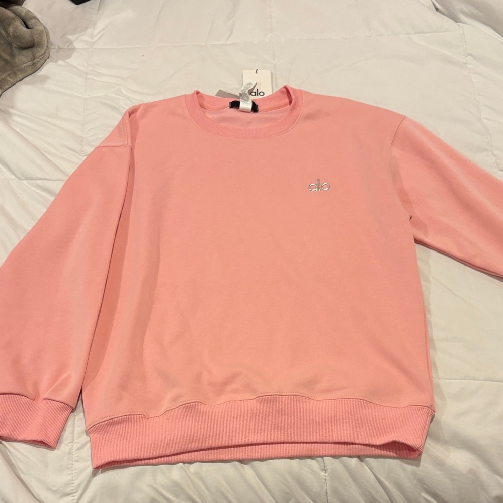 ALO Yoga women’s Crewneck Sweater in Soft Pink